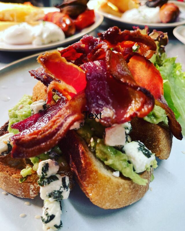 Eat, shop and check out some art, perfect way to spend a Saturday morning…#weybridge #brunch