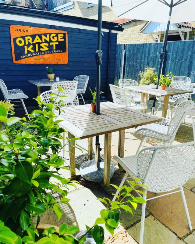 At last we can say the garden is open, fancy brunch in the sunshine give us a call and book a table outside 01932 976582. See you soon The Powers ☀️☀️☀️🕶️